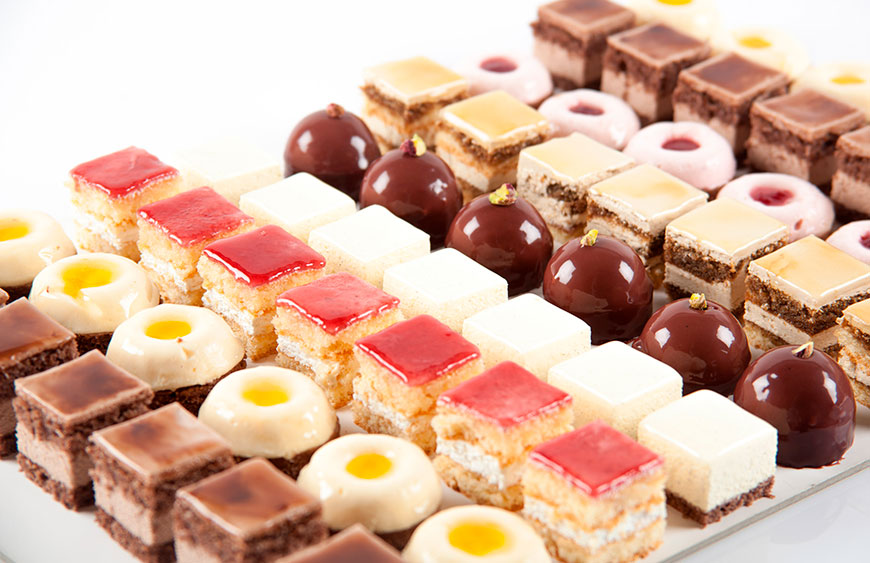 Pasteles-tradicionales-modernos-o-en-formato-mini-para-cualquier-tipo-de-evento870x563